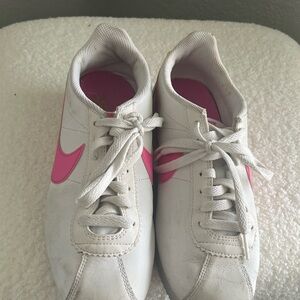 Nike White and Pink Women's Leather Sneakers with Pink Swoosh